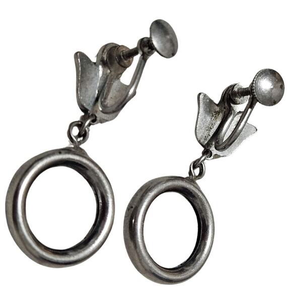 1950s Vintage Flower Dangling Loop Clip On Earrings Silver Tone Twist On Closure - Picture 6 of 7